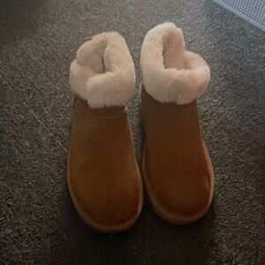 Size 8 Koolaburra by Ugg